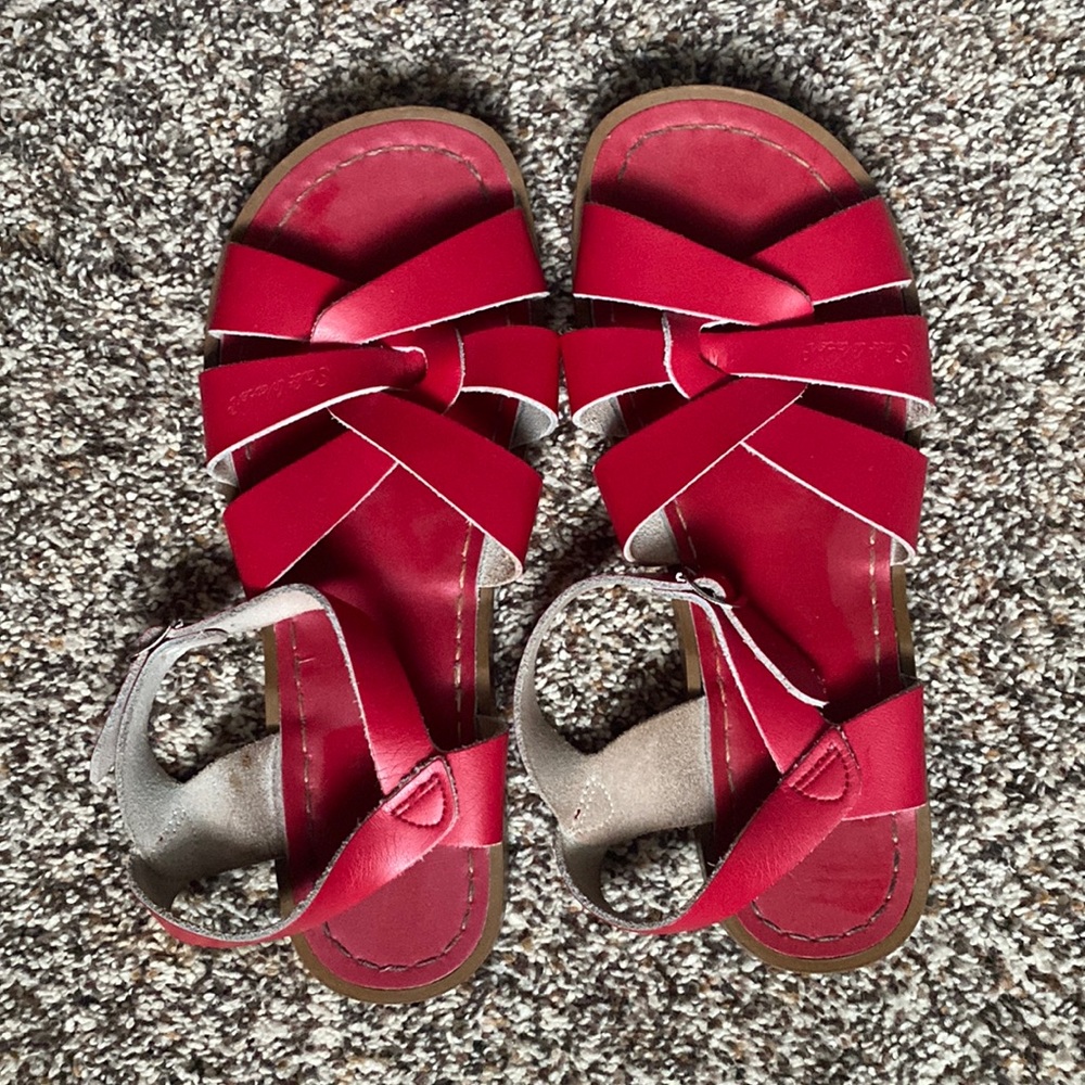 Saltwater sandals size 7 red